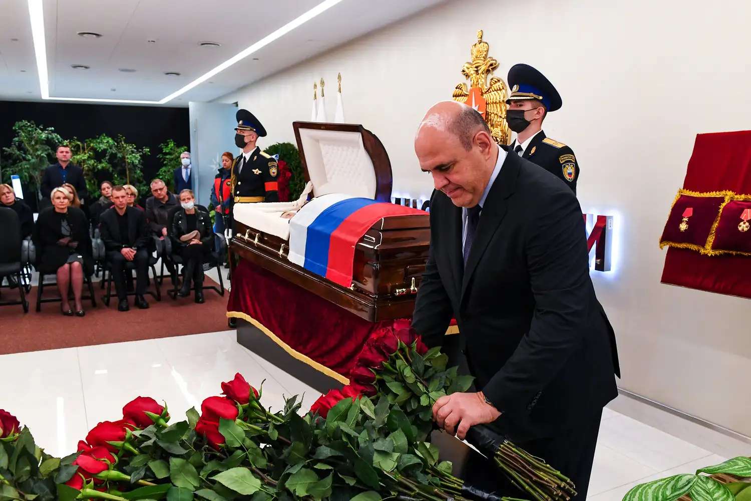 Видео прощания с погибшими. Похороны главы МЧС Зиничева.